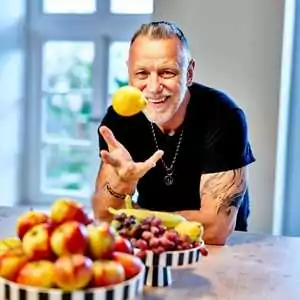 Klaus Schenkmann fängt Zitrone fotografiert von Reinhard Rosendahl